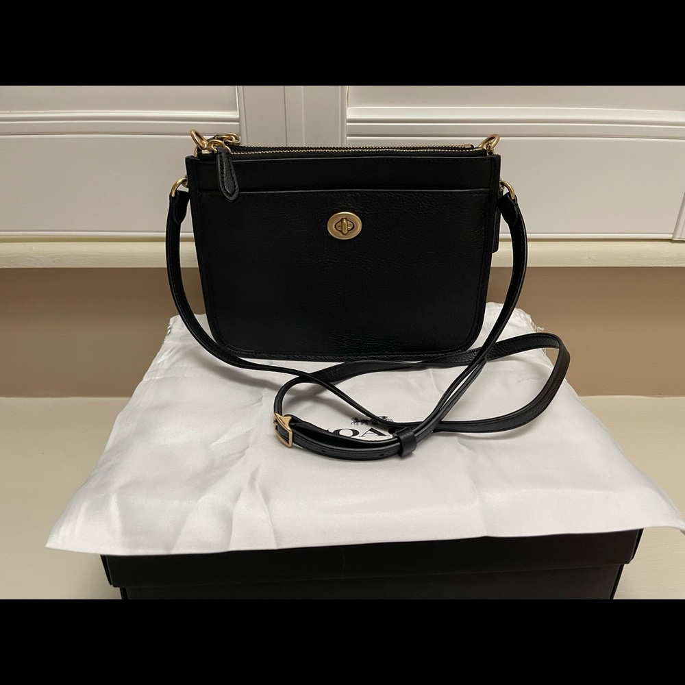 Coach Slim Turnlock Crossbody-Black